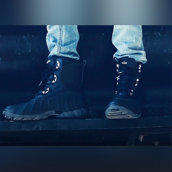 Ecilu Black Lace-Up Boots - Picture 10 of 12